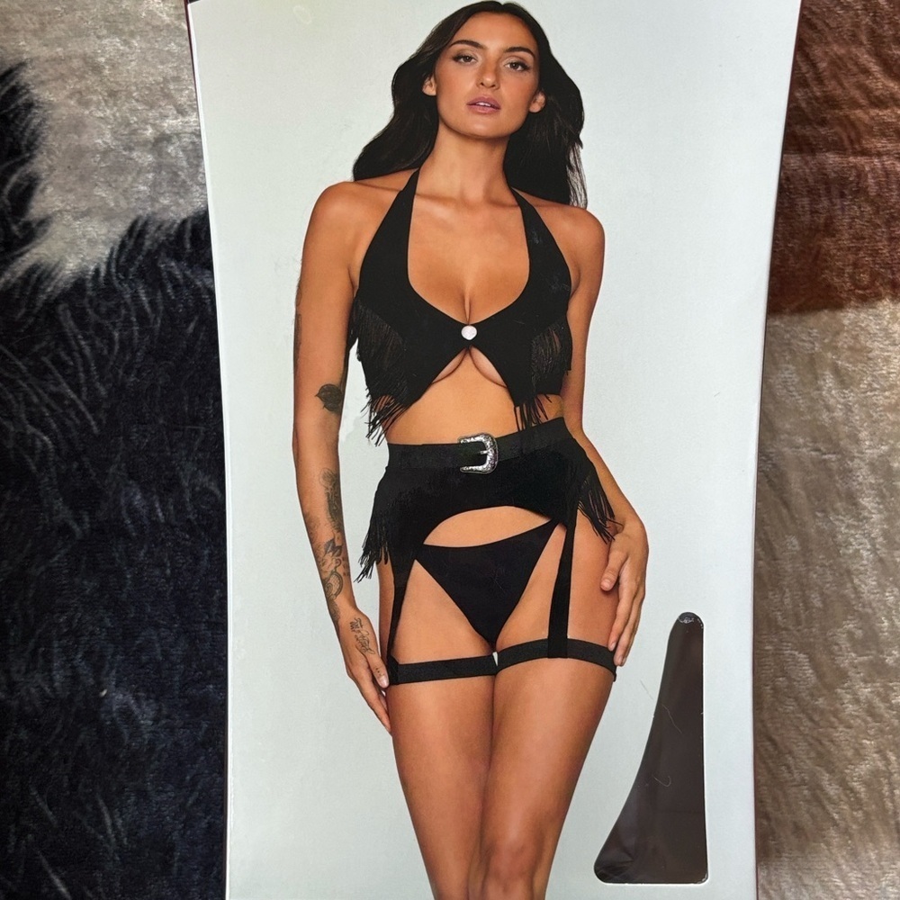 Brand New Dreamgirl Cowgirl Faux Suede Fringe Bralette & Garter Belt Set Black - Picture 3 of 14